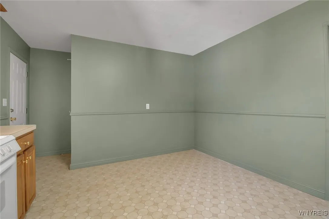 29 Dunlop Avenue, Tonawanda-town, New York 14150, Tonawanda, New York 14150, 3 Bedrooms Bedrooms, 6 Rooms Rooms,1 BathroomBathrooms,Residential,Closed,29 Dunlop Avenue, Tonawanda-town, New York 14150,0,B1568646