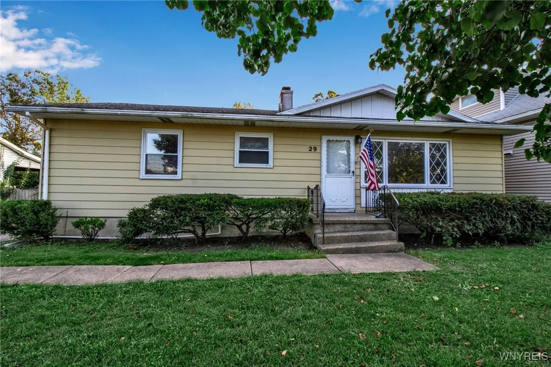 29 Dunlop Avenue, Tonawanda-town, New York 14150, Tonawanda, New York 14150, 3 Bedrooms Bedrooms, 6 Rooms Rooms,1 BathroomBathrooms,Residential,Closed,29 Dunlop Avenue, Tonawanda-town, New York 14150,0,B1568646