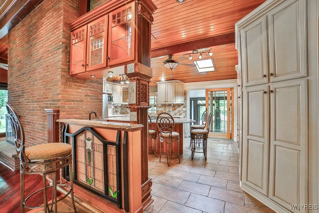9244 Valley Stream Road, Clarence, New York 14031, Clarence, New York 14031, 4 Bedrooms Bedrooms, 9 Rooms Rooms,3 BathroomsBathrooms,Residential,Closed,9244 Valley Stream Road, Clarence, New York 14031,0,B1569201