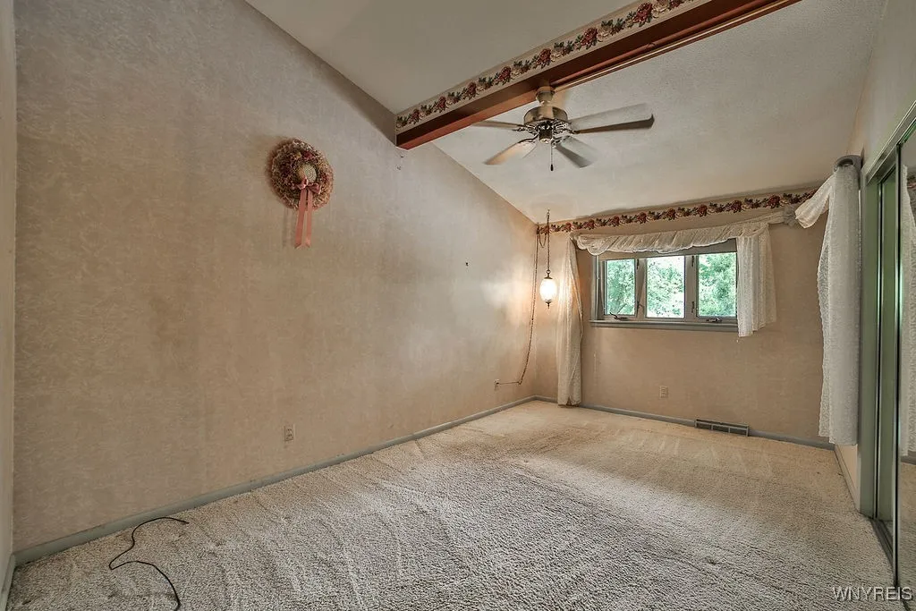 9244 Valley Stream Road, Clarence, New York 14031, Clarence, New York 14031, 4 Bedrooms Bedrooms, 9 Rooms Rooms,3 BathroomsBathrooms,Residential,Closed,9244 Valley Stream Road, Clarence, New York 14031,0,B1569201