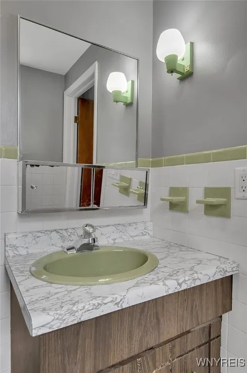 4038 Sheldon Road, Hamburg, New York 14127, Hamburg, New York 14127, 4 Bedrooms Bedrooms, 12 Rooms Rooms,2 BathroomsBathrooms,Residential,Closed,4038 Sheldon Road, Hamburg, New York 14127,0,B1569174
