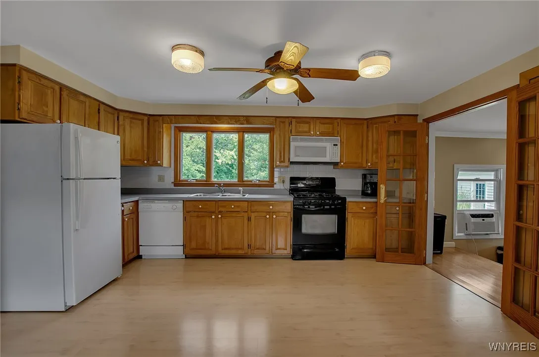 4038 Sheldon Road, Hamburg, New York 14127, Hamburg, New York 14127, 4 Bedrooms Bedrooms, 12 Rooms Rooms,2 BathroomsBathrooms,Residential,Closed,4038 Sheldon Road, Hamburg, New York 14127,0,B1569174