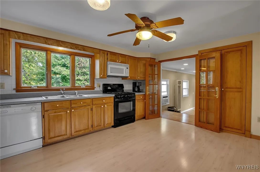 4038 Sheldon Road, Hamburg, New York 14127, Hamburg, New York 14127, 4 Bedrooms Bedrooms, 12 Rooms Rooms,2 BathroomsBathrooms,Residential,Closed,4038 Sheldon Road, Hamburg, New York 14127,0,B1569174