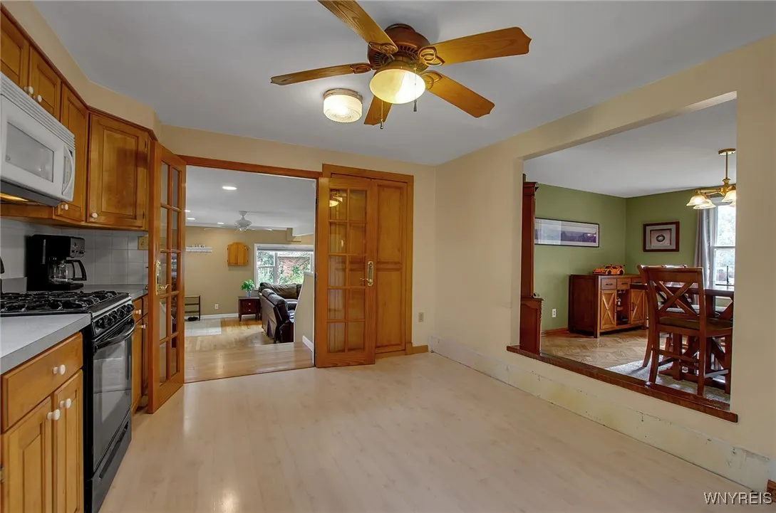 4038 Sheldon Road, Hamburg, New York 14127, Hamburg, New York 14127, 4 Bedrooms Bedrooms, 12 Rooms Rooms,2 BathroomsBathrooms,Residential,Closed,4038 Sheldon Road, Hamburg, New York 14127,0,B1569174