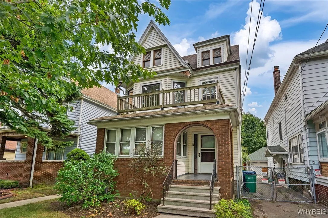 115 Newman Place, Buffalo, New York 14210, Buffalo, New York 14210, 5 Bedrooms Bedrooms, ,2 BathroomsBathrooms,Residential,Closed,115 Newman Place, Buffalo, New York 14210,0,B1569030