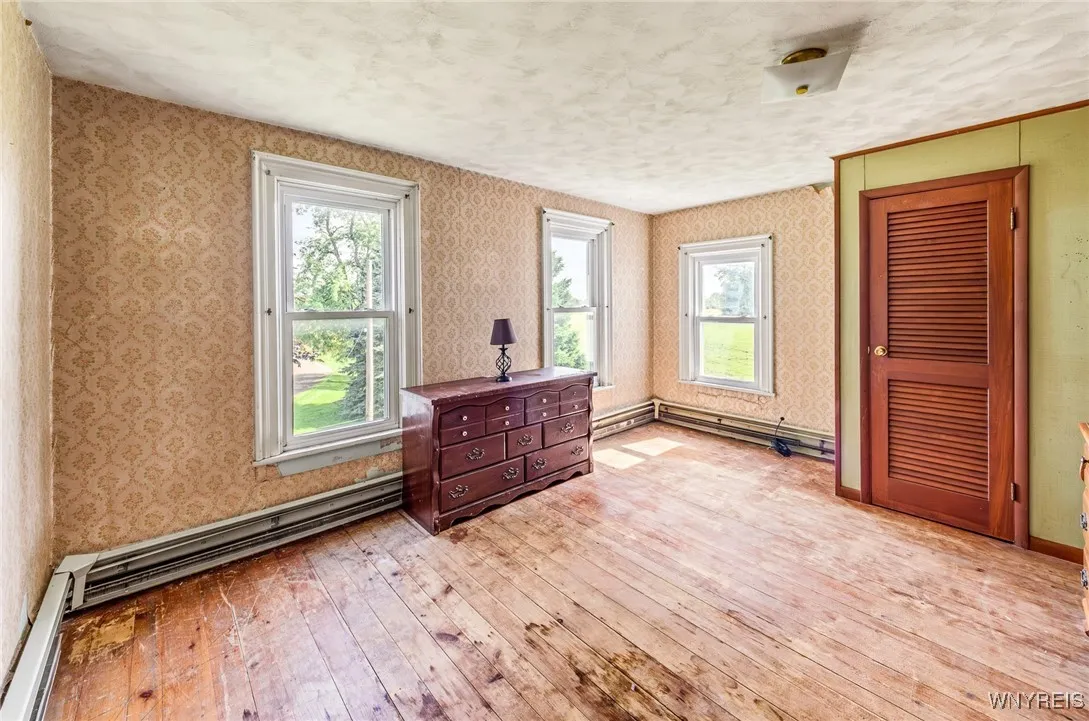 Upstairs Bedroom 1