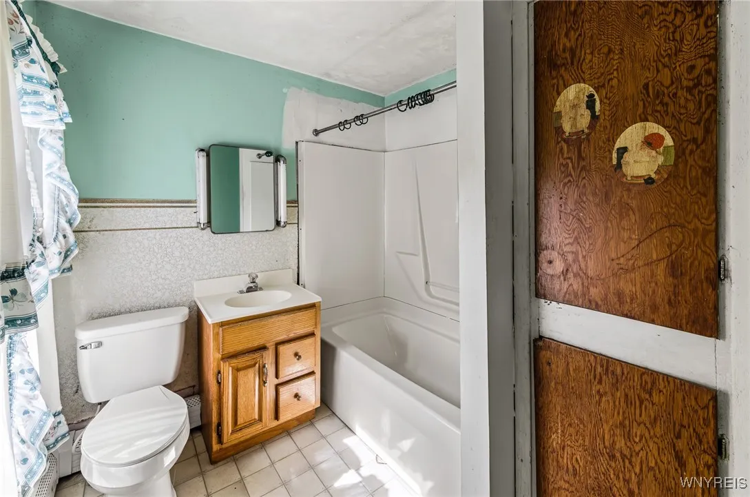 Upstairs Bathroom