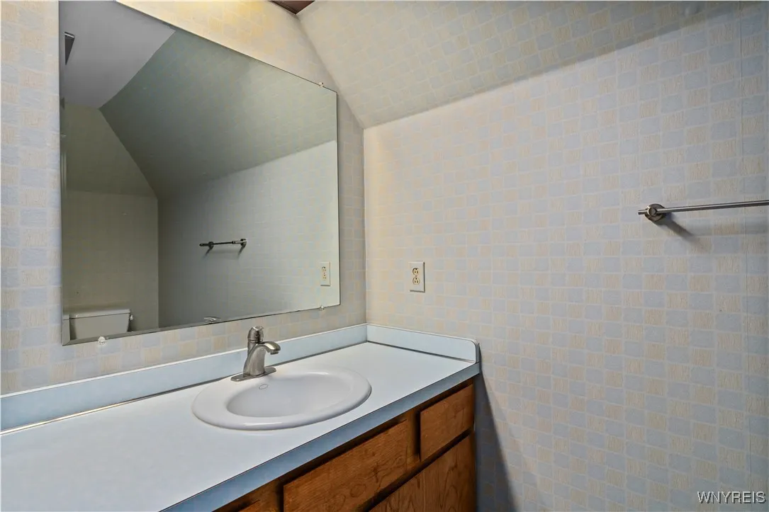 5 Lennys Lane, Orchard Park, New York 14127, Orchard Park, New York 14127, 4 Bedrooms Bedrooms, 8 Rooms Rooms,2 BathroomsBathrooms,Residential,Closed,5 Lennys Lane, Orchard Park, New York 14127,0,B1569169