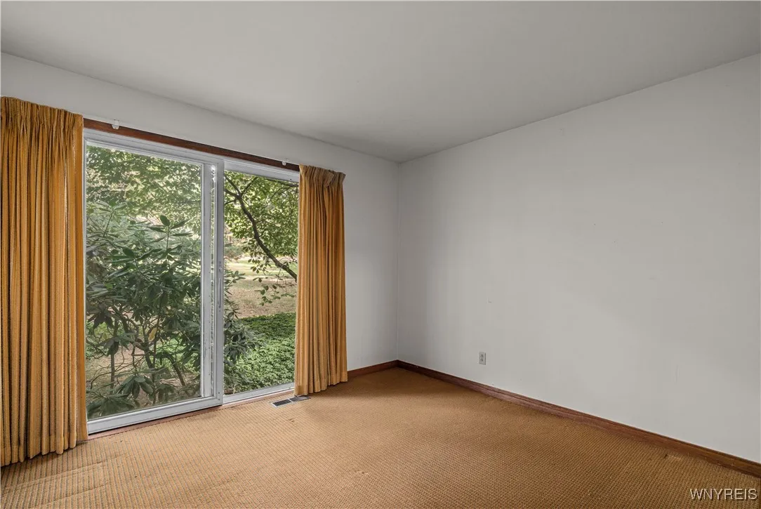 5 Lennys Lane, Orchard Park, New York 14127, Orchard Park, New York 14127, 4 Bedrooms Bedrooms, 8 Rooms Rooms,2 BathroomsBathrooms,Residential,Closed,5 Lennys Lane, Orchard Park, New York 14127,0,B1569169
