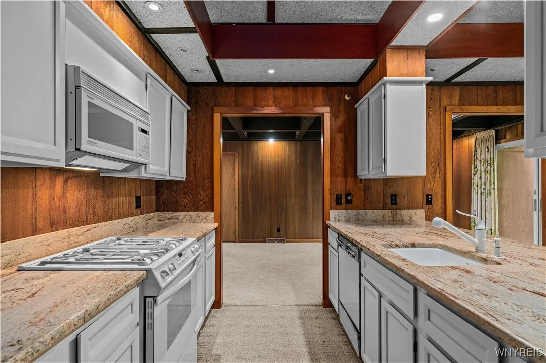 5 Lennys Lane, Orchard Park, New York 14127, Orchard Park, New York 14127, 4 Bedrooms Bedrooms, 8 Rooms Rooms,2 BathroomsBathrooms,Residential,Closed,5 Lennys Lane, Orchard Park, New York 14127,0,B1569169