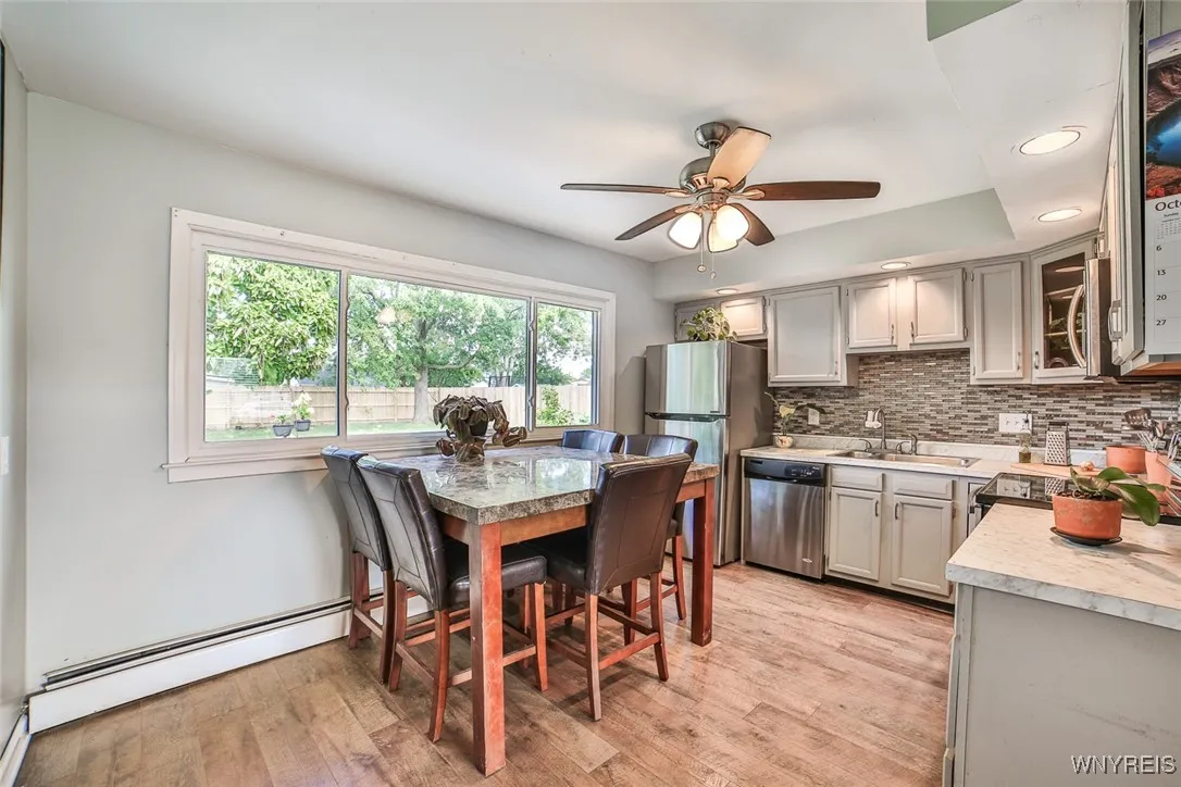 49 Riverdale Drive, Grand Island, New York 14072, Grand Island, New York 14072, 4 Bedrooms Bedrooms, 9 Rooms Rooms,2 BathroomsBathrooms,Residential,Closed,49 Riverdale Drive, Grand Island, New York 14072,0,B1569491
