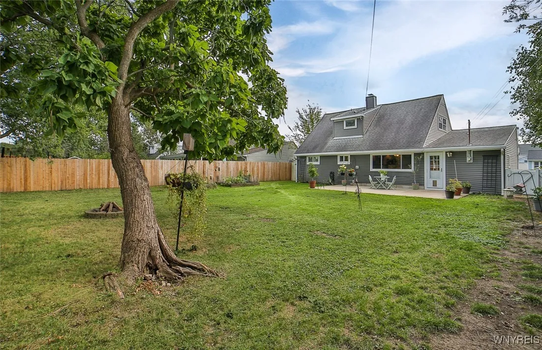 49 Riverdale Drive, Grand Island, New York 14072, Grand Island, New York 14072, 4 Bedrooms Bedrooms, 9 Rooms Rooms,2 BathroomsBathrooms,Residential,Closed,49 Riverdale Drive, Grand Island, New York 14072,0,B1569491