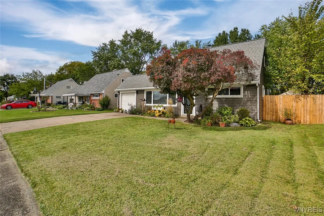 49 Riverdale Drive, Grand Island, New York 14072, Grand Island, New York 14072, 4 Bedrooms Bedrooms, 9 Rooms Rooms,2 BathroomsBathrooms,Residential,Closed,49 Riverdale Drive, Grand Island, New York 14072,0,B1569491