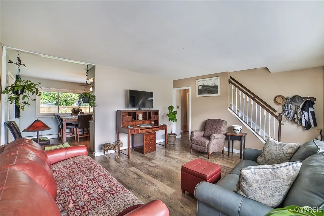 49 Riverdale Drive, Grand Island, New York 14072, Grand Island, New York 14072, 4 Bedrooms Bedrooms, 9 Rooms Rooms,2 BathroomsBathrooms,Residential,Closed,49 Riverdale Drive, Grand Island, New York 14072,0,B1569491
