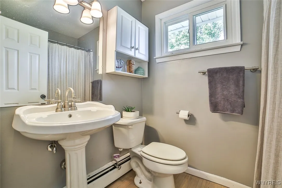 49 Riverdale Drive, Grand Island, New York 14072, Grand Island, New York 14072, 4 Bedrooms Bedrooms, 9 Rooms Rooms,2 BathroomsBathrooms,Residential,Closed,49 Riverdale Drive, Grand Island, New York 14072,0,B1569491