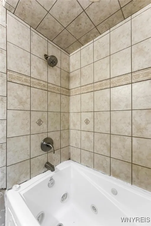 121 Auburn Avenue, Buffalo, New York 14213, Buffalo, New York 14213, 3 Bedrooms Bedrooms, 7 Rooms Rooms,2 BathroomsBathrooms,Residential,Closed,121 Auburn Avenue, Buffalo, New York 14213,0,B1569891