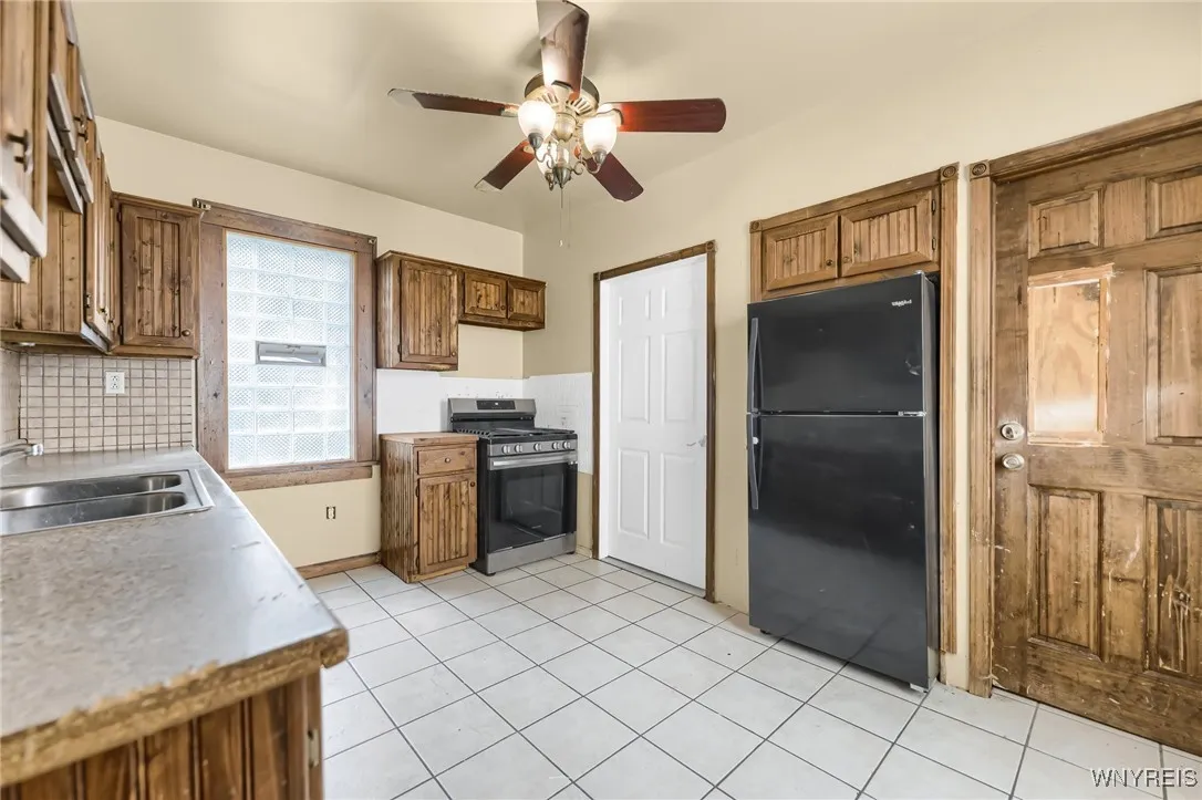 121 Auburn Avenue, Buffalo, New York 14213, Buffalo, New York 14213, 3 Bedrooms Bedrooms, 7 Rooms Rooms,2 BathroomsBathrooms,Residential,Closed,121 Auburn Avenue, Buffalo, New York 14213,0,B1569891