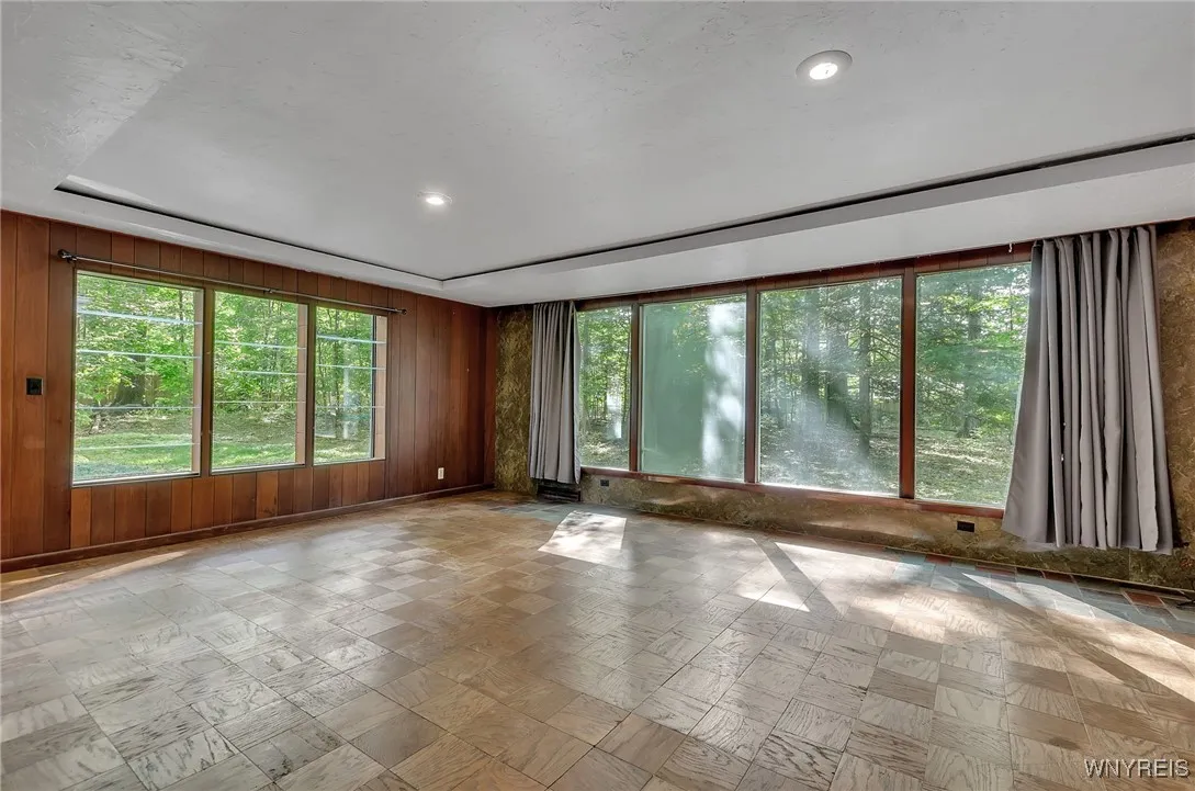 Wall of windows just bring in the outdoors