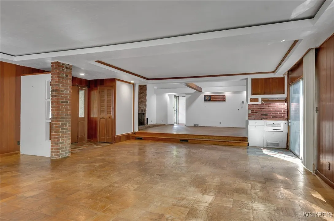 The family gatherings would be great with all this space