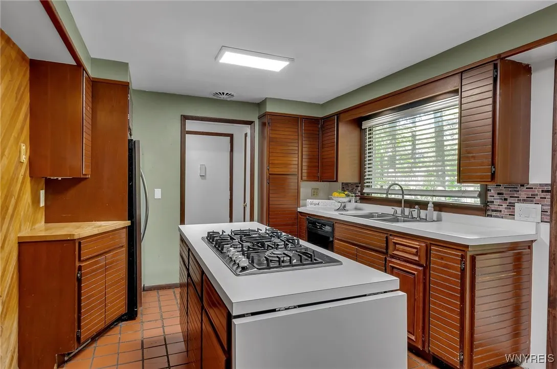 361 Elmhurst Drive, Orchard Park, New York 14127, Orchard Park, New York 14127, 4 Bedrooms Bedrooms, 7 Rooms Rooms,2 BathroomsBathrooms,Residential,Closed,361 Elmhurst Drive, Orchard Park, New York 14127,0,B1568261