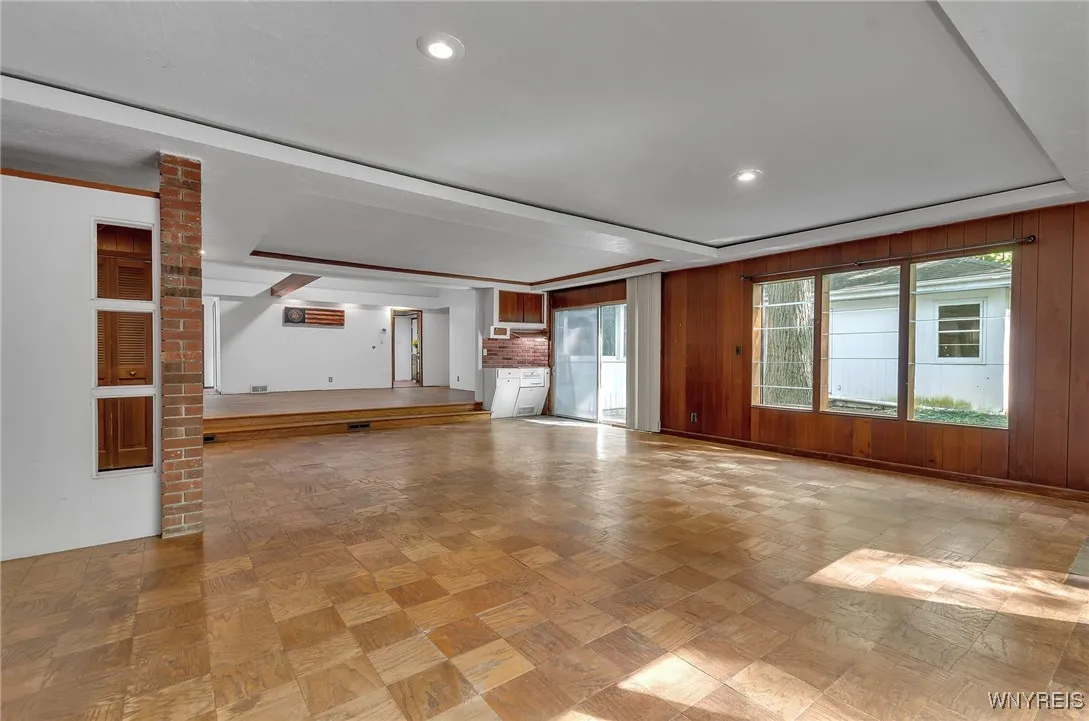 361 Elmhurst Drive, Orchard Park, New York 14127, Orchard Park, New York 14127, 4 Bedrooms Bedrooms, 7 Rooms Rooms,2 BathroomsBathrooms,Residential,Closed,361 Elmhurst Drive, Orchard Park, New York 14127,0,B1568261