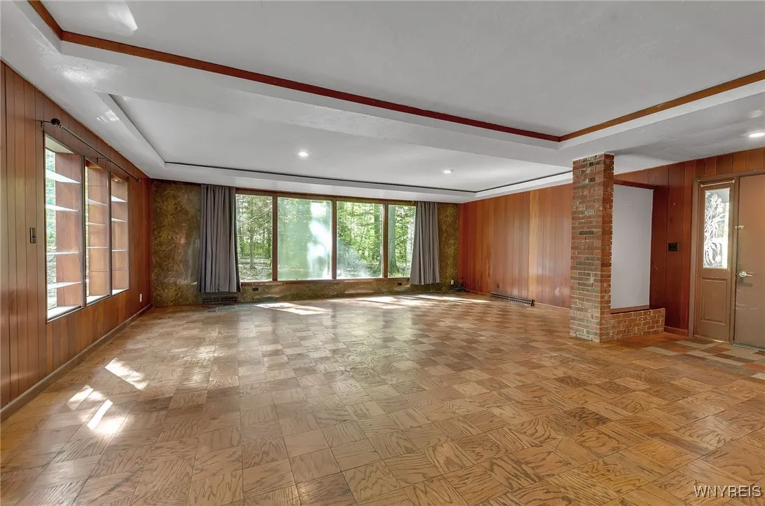 Super spacious Family Room!