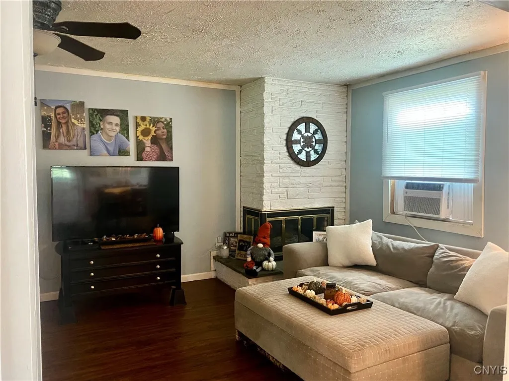 1 Willow Drive, Whitestown, New York 13492, Whitestown, New York 13492, 4 Bedrooms Bedrooms, 11 Rooms Rooms,2 BathroomsBathrooms,Residential,For Sale,1 Willow Drive, Whitestown, New York 13492,0,S1569370