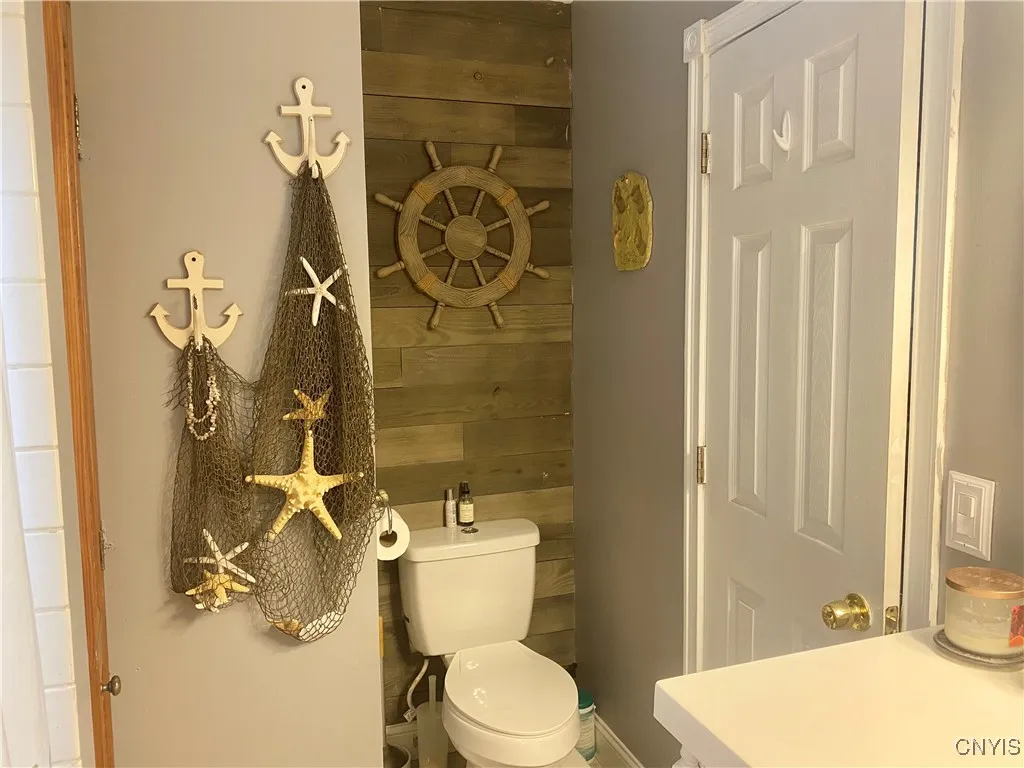 1 Willow Drive, Whitestown, New York 13492, Whitestown, New York 13492, 4 Bedrooms Bedrooms, 11 Rooms Rooms,2 BathroomsBathrooms,Residential,For Sale,1 Willow Drive, Whitestown, New York 13492,0,S1569370