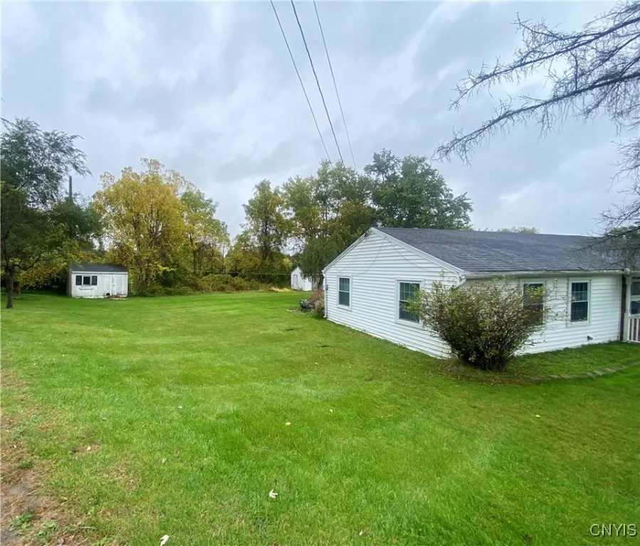 1 Willow Drive, Whitestown, New York 13492, Whitestown, New York 13492, 4 Bedrooms Bedrooms, 11 Rooms Rooms,2 BathroomsBathrooms,Residential,For Sale,1 Willow Drive, Whitestown, New York 13492,0,S1569370