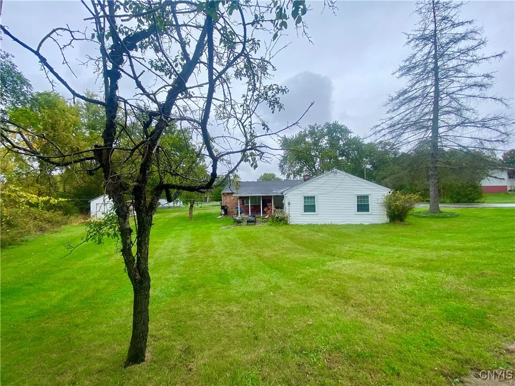 1 Willow Drive, Whitestown, New York 13492, Whitestown, New York 13492, 4 Bedrooms Bedrooms, 11 Rooms Rooms,2 BathroomsBathrooms,Residential,For Sale,1 Willow Drive, Whitestown, New York 13492,0,S1569370
