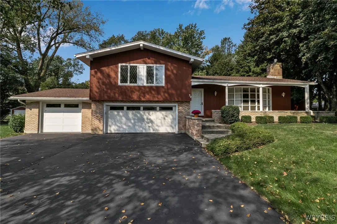 34 Roycroft Circle, Aurora, New York 14052, Aurora, New York 14052, 3 Bedrooms Bedrooms, 8 Rooms Rooms,3 BathroomsBathrooms,Residential,Closed,34 Roycroft Circle, Aurora, New York 14052,0,B1569893
