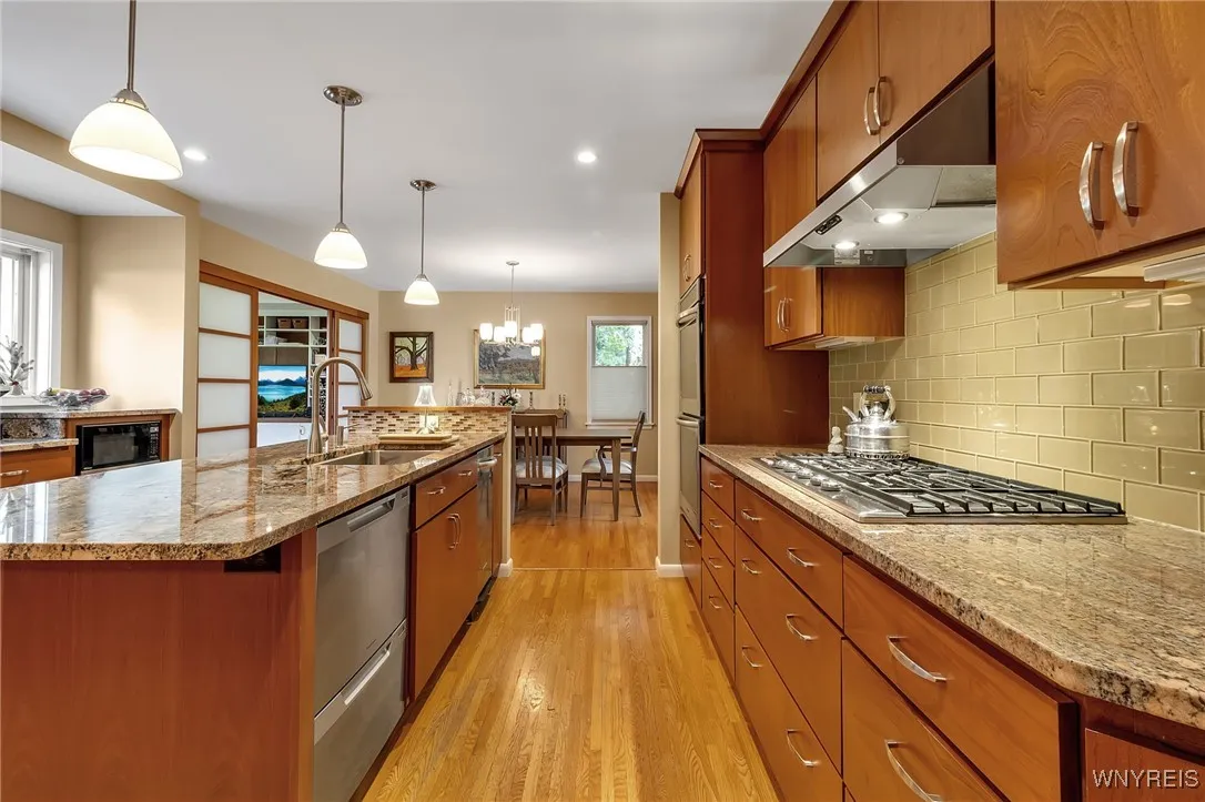 34 Roycroft Circle, Aurora, New York 14052, Aurora, New York 14052, 3 Bedrooms Bedrooms, 8 Rooms Rooms,3 BathroomsBathrooms,Residential,Closed,34 Roycroft Circle, Aurora, New York 14052,0,B1569893