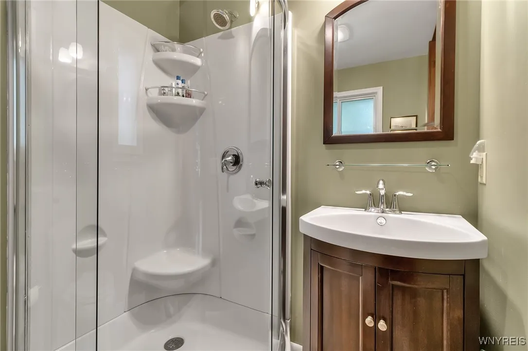 34 Roycroft Circle, Aurora, New York 14052, Aurora, New York 14052, 3 Bedrooms Bedrooms, 8 Rooms Rooms,3 BathroomsBathrooms,Residential,Closed,34 Roycroft Circle, Aurora, New York 14052,0,B1569893