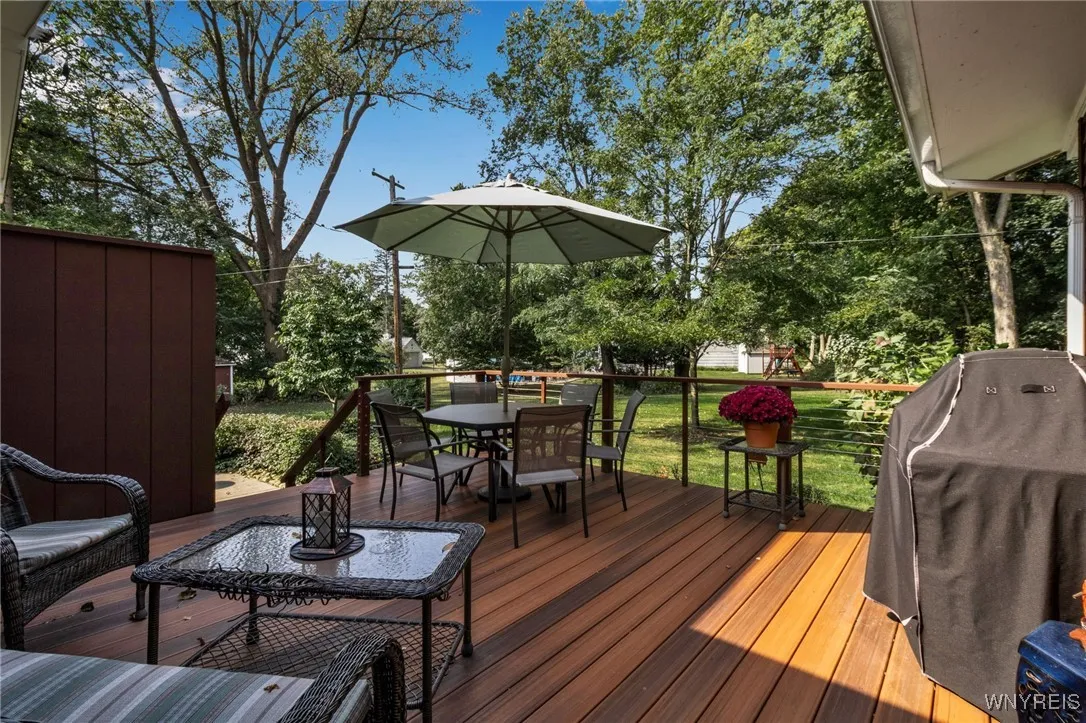 34 Roycroft Circle, Aurora, New York 14052, Aurora, New York 14052, 3 Bedrooms Bedrooms, 8 Rooms Rooms,3 BathroomsBathrooms,Residential,Closed,34 Roycroft Circle, Aurora, New York 14052,0,B1569893