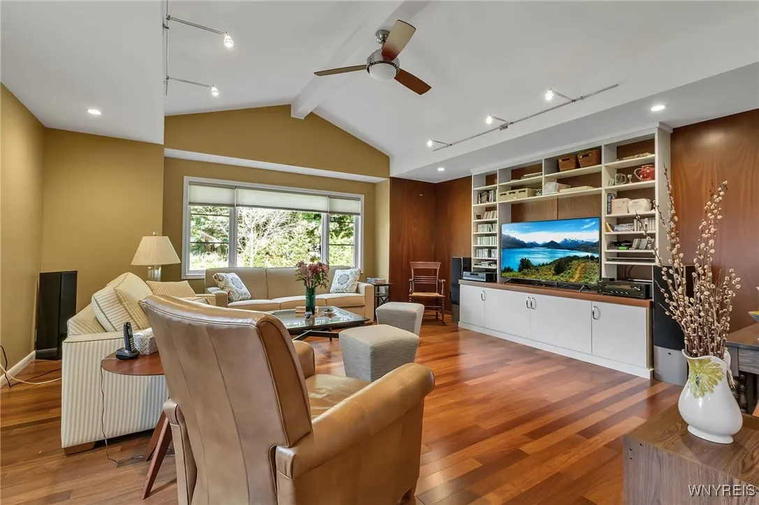 34 Roycroft Circle, Aurora, New York 14052, Aurora, New York 14052, 3 Bedrooms Bedrooms, 8 Rooms Rooms,3 BathroomsBathrooms,Residential,Closed,34 Roycroft Circle, Aurora, New York 14052,0,B1569893