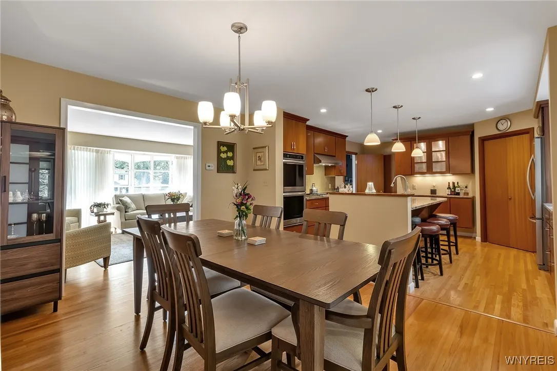 34 Roycroft Circle, Aurora, New York 14052, Aurora, New York 14052, 3 Bedrooms Bedrooms, 8 Rooms Rooms,3 BathroomsBathrooms,Residential,Closed,34 Roycroft Circle, Aurora, New York 14052,0,B1569893