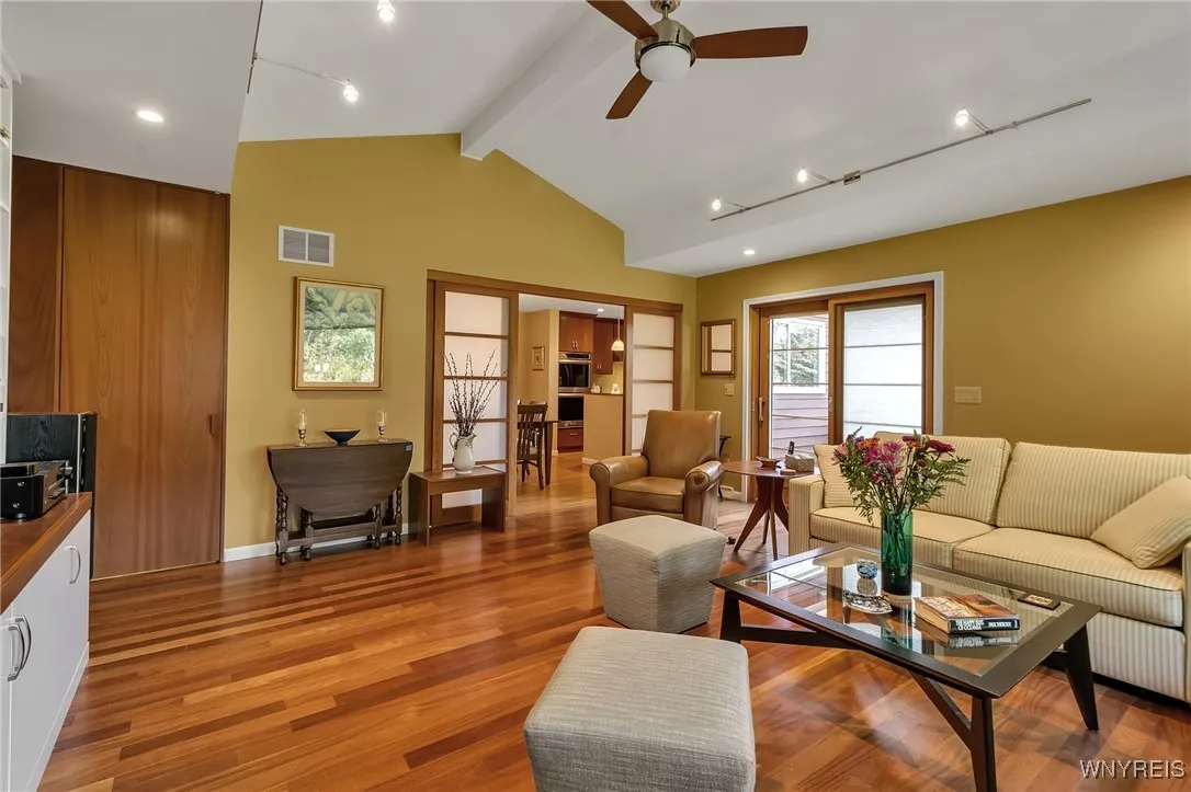 34 Roycroft Circle, Aurora, New York 14052, Aurora, New York 14052, 3 Bedrooms Bedrooms, 8 Rooms Rooms,3 BathroomsBathrooms,Residential,Closed,34 Roycroft Circle, Aurora, New York 14052,0,B1569893