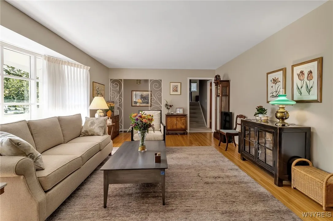 34 Roycroft Circle, Aurora, New York 14052, Aurora, New York 14052, 3 Bedrooms Bedrooms, 8 Rooms Rooms,3 BathroomsBathrooms,Residential,Closed,34 Roycroft Circle, Aurora, New York 14052,0,B1569893