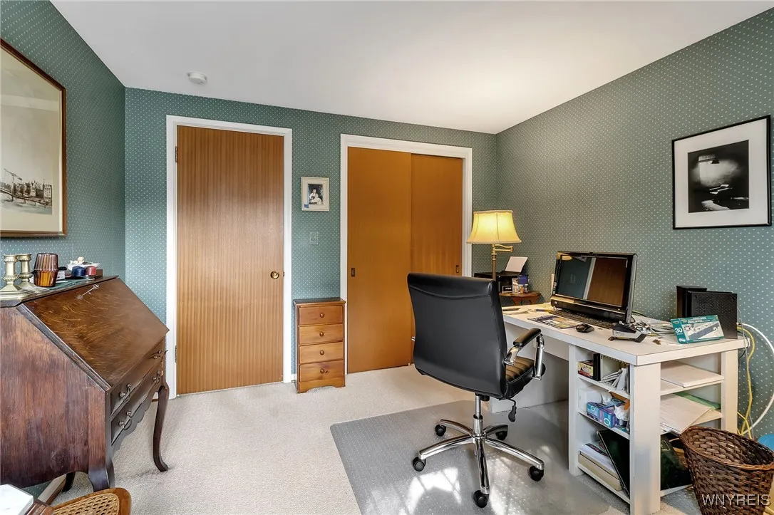 34 Roycroft Circle, Aurora, New York 14052, Aurora, New York 14052, 3 Bedrooms Bedrooms, 8 Rooms Rooms,3 BathroomsBathrooms,Residential,Closed,34 Roycroft Circle, Aurora, New York 14052,0,B1569893