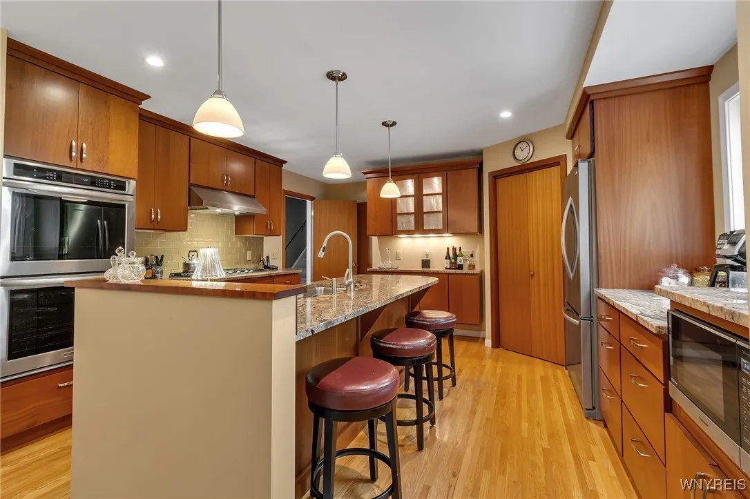 34 Roycroft Circle, Aurora, New York 14052, Aurora, New York 14052, 3 Bedrooms Bedrooms, 8 Rooms Rooms,3 BathroomsBathrooms,Residential,Closed,34 Roycroft Circle, Aurora, New York 14052,0,B1569893