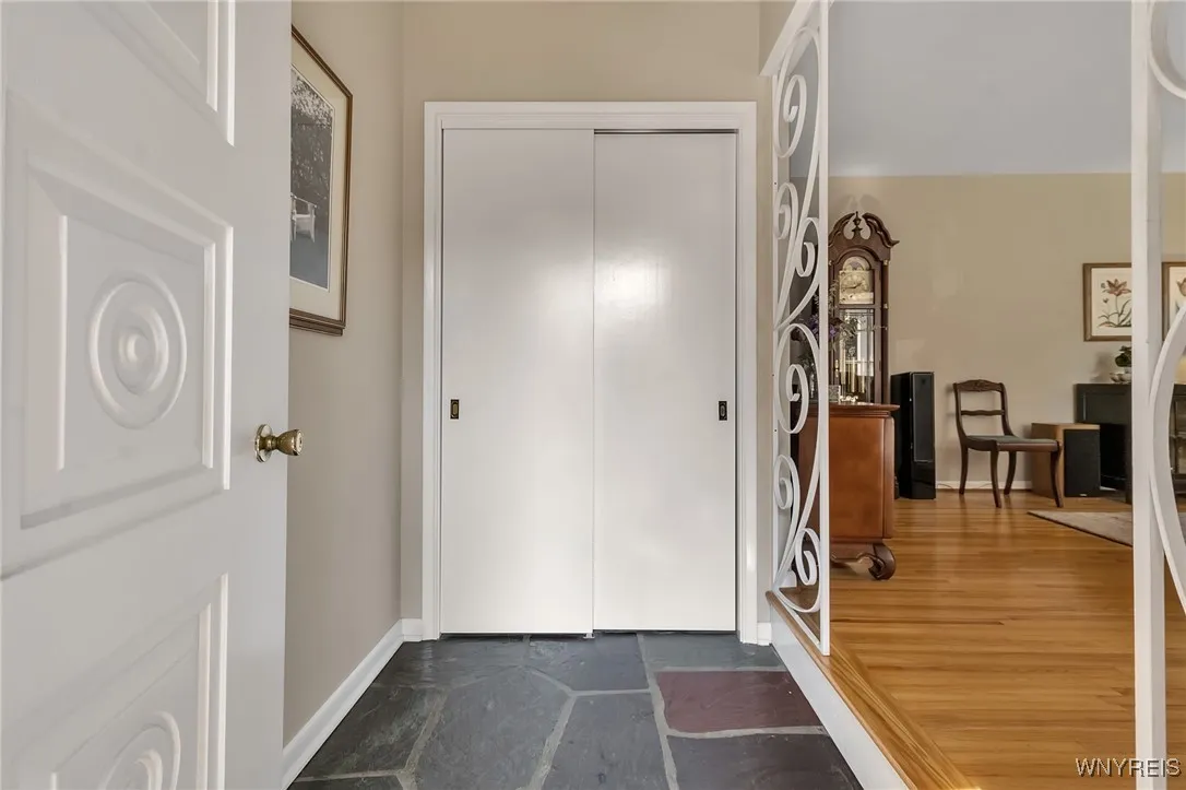 34 Roycroft Circle, Aurora, New York 14052, Aurora, New York 14052, 3 Bedrooms Bedrooms, 8 Rooms Rooms,3 BathroomsBathrooms,Residential,Closed,34 Roycroft Circle, Aurora, New York 14052,0,B1569893