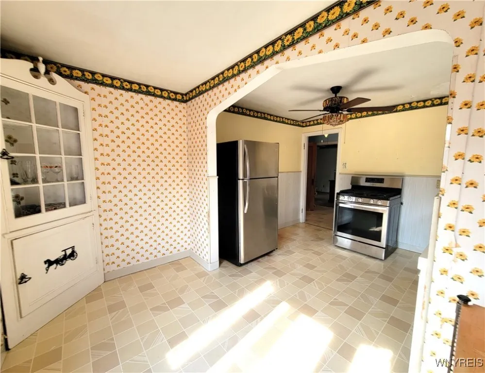 156 Esser Avenue, Buffalo, New York 14207, Buffalo, New York 14207, 4 Bedrooms Bedrooms, 6 Rooms Rooms,1 BathroomBathrooms,Residential,Closed,156 Esser Avenue, Buffalo, New York 14207,0,B1569954