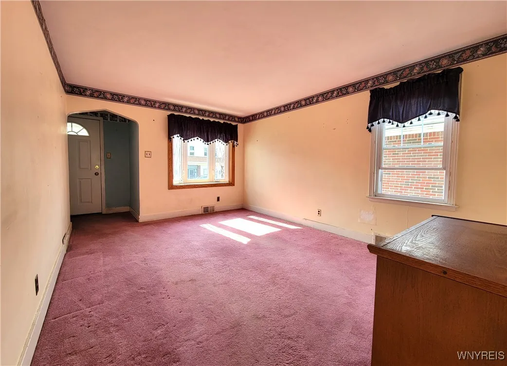 156 Esser Avenue, Buffalo, New York 14207, Buffalo, New York 14207, 4 Bedrooms Bedrooms, 6 Rooms Rooms,1 BathroomBathrooms,Residential,Closed,156 Esser Avenue, Buffalo, New York 14207,0,B1569954