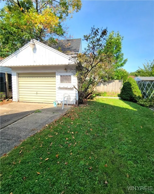 156 Esser Avenue, Buffalo, New York 14207, Buffalo, New York 14207, 4 Bedrooms Bedrooms, 6 Rooms Rooms,1 BathroomBathrooms,Residential,Closed,156 Esser Avenue, Buffalo, New York 14207,0,B1569954