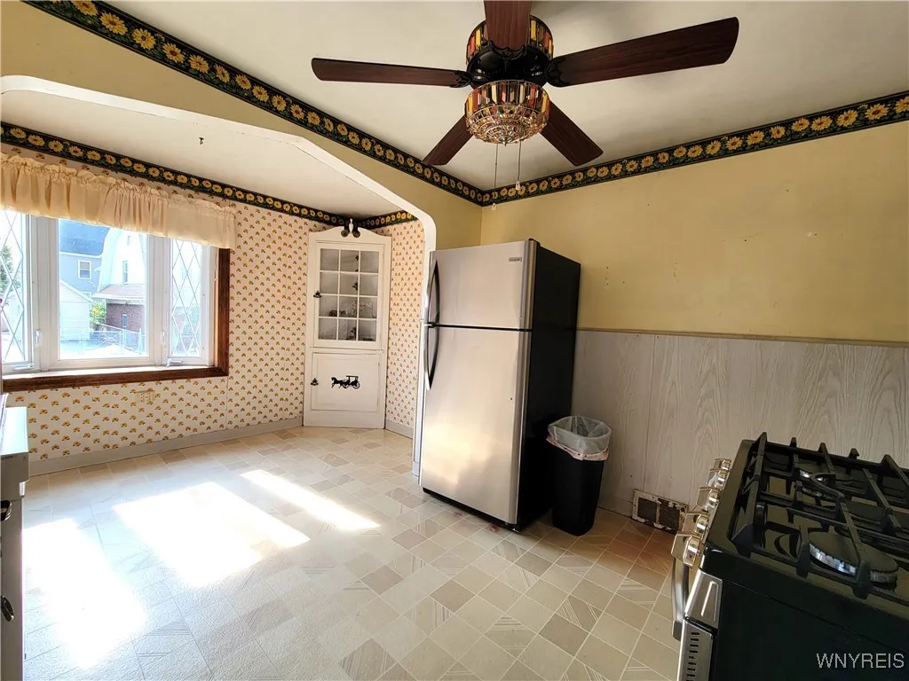 156 Esser Avenue, Buffalo, New York 14207, Buffalo, New York 14207, 4 Bedrooms Bedrooms, 6 Rooms Rooms,1 BathroomBathrooms,Residential,Closed,156 Esser Avenue, Buffalo, New York 14207,0,B1569954