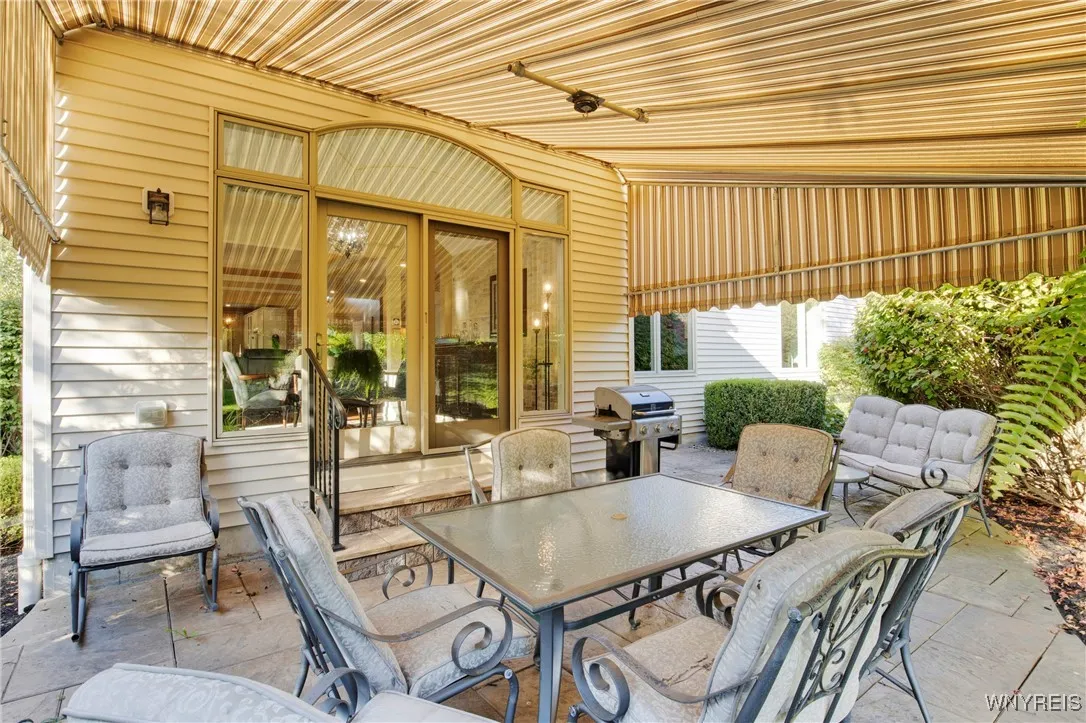 5859 Selby Court, Clarence, New York 14051, Clarence, New York 14051, 2 Bedrooms Bedrooms, 7 Rooms Rooms,2 BathroomsBathrooms,Residential,Closed,5859 Selby Court, Clarence, New York 14051,0,B1567615