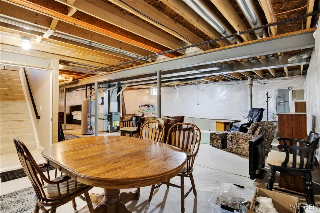 5859 Selby Court, Clarence, New York 14051, Clarence, New York 14051, 2 Bedrooms Bedrooms, 7 Rooms Rooms,2 BathroomsBathrooms,Residential,Closed,5859 Selby Court, Clarence, New York 14051,0,B1567615