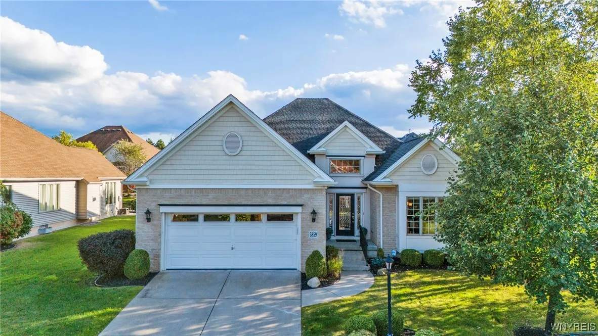 5859 Selby Court, Clarence, New York 14051, Clarence, New York 14051, 2 Bedrooms Bedrooms, 7 Rooms Rooms,2 BathroomsBathrooms,Residential,Closed,5859 Selby Court, Clarence, New York 14051,0,B1567615