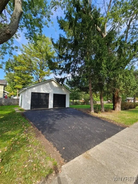 64 North Willow Street, Aurora, New York 14052, Aurora, New York 14052, 3 Bedrooms Bedrooms, 6 Rooms Rooms,1 BathroomBathrooms,Residential,Closed,64 North Willow Street, Aurora, New York 14052,0,B1569855