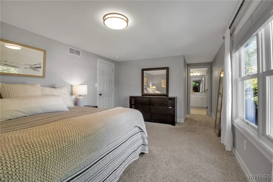 Primary Bedroom / Bath